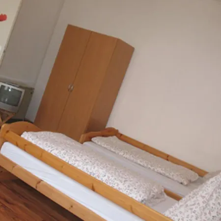 Bed and Breakfast Gaestehaus Siebenschlaefer 2*